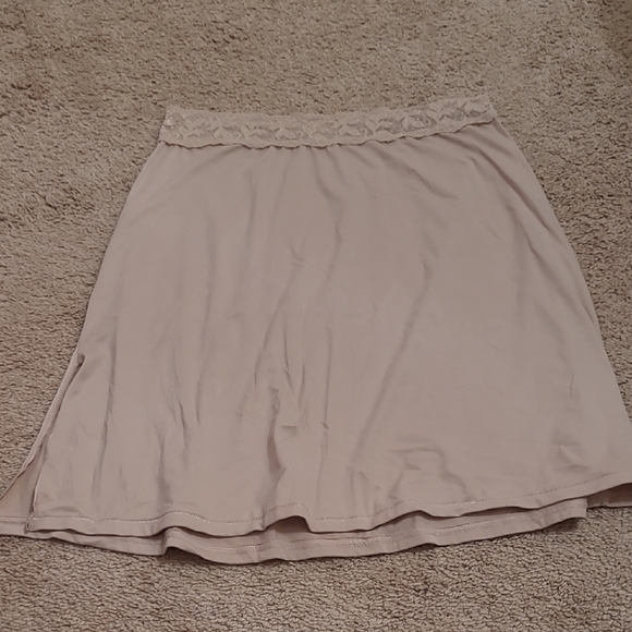 vassarette Dresses & Skirts - Elegant Cream Lace-Trimmed Slip Skirt